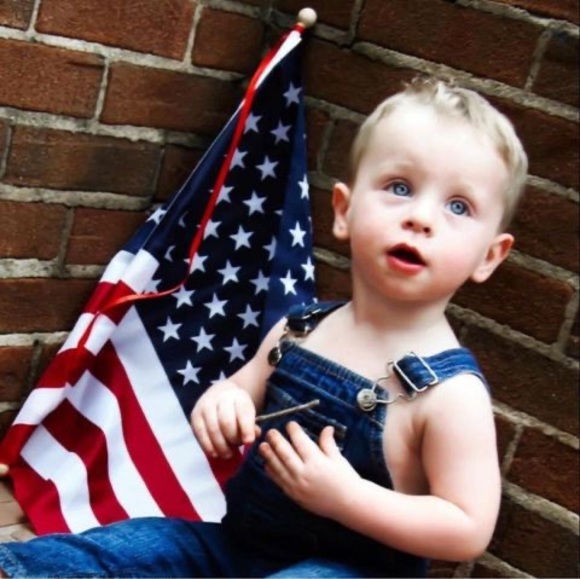 Meet your Posher, Holly - Picture 1 of 1